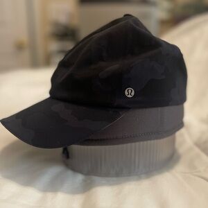 Lululemon Fast Free Running Hat
Cap Black Camo Deep Coal
Adjustable Women's OS
